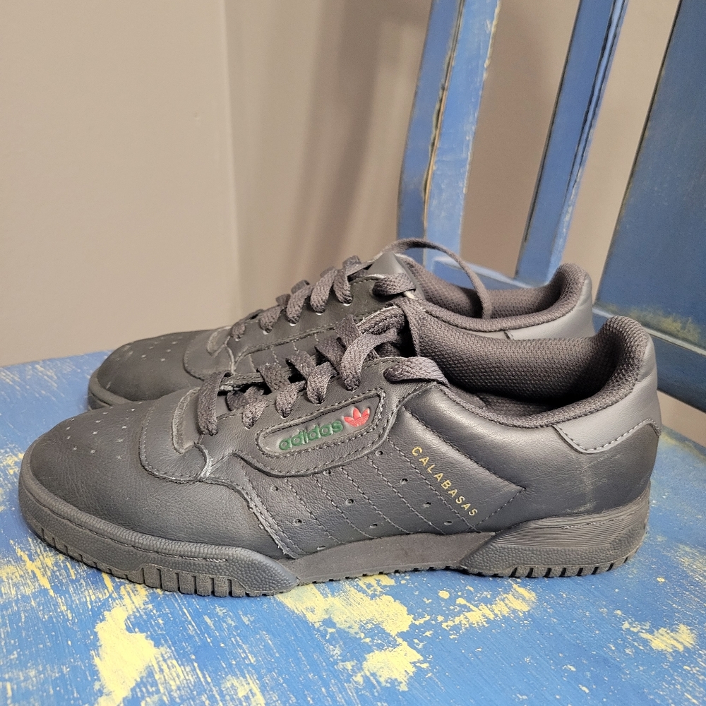 Adidas Yeezy Powerphase Core Black Sneakers Youth Shoes‎ Size 5 - Picture 3 of 8